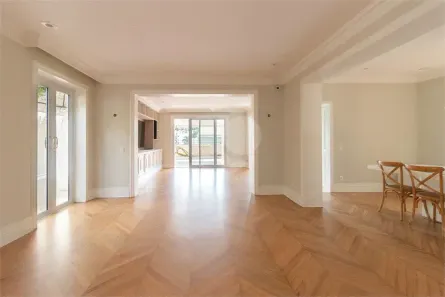 Casa com 4 Quartos à venda, 450m² no Pacaembu, São Paulo