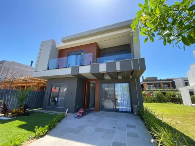 Casa de Condomínio com 5 Quartos à venda, 240m² no , Xangri-Lá