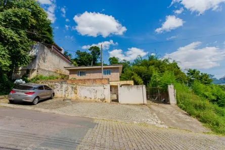 Casa com 4 Quartos à venda, 180m² no Pilarzinho, Curitiba