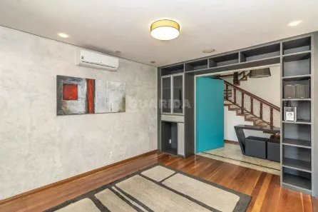 Casa com 4 Quartos para alugar, 420m² no Medianeira, Porto Alegre