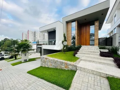 Casa com 3 Quartos à venda, 310m² no Pedra Branca, Palhoça