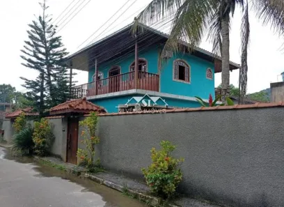 Casa com 4 Quartos à venda, 200m² no Jardim Gandé, Magé