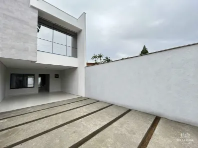 Casa com 3 Quartos à venda, 136m² no Bom Retiro, Joinville