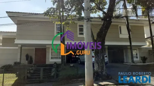 Casa de Condomínio com 4 Quartos para venda ou aluguel, 450m² no Alphaville Residencial Um, Barueri