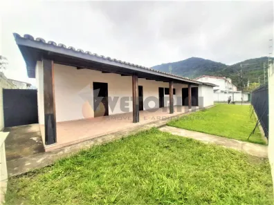 Casa com 3 Quartos à venda, 200m² no Sumaré, Caraguatatuba