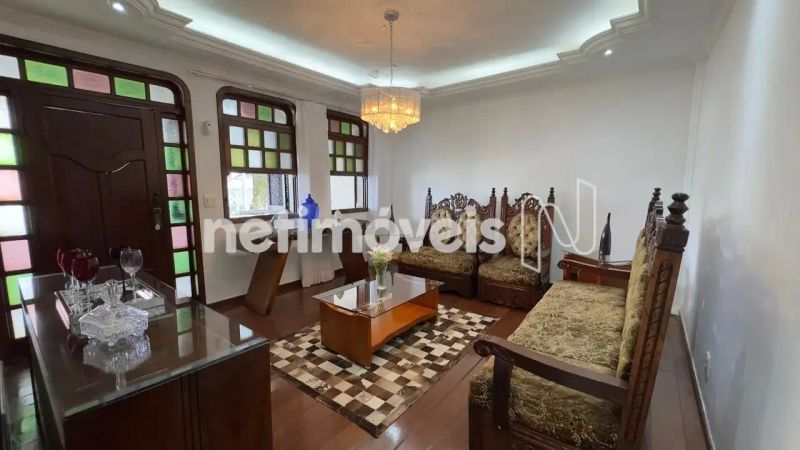 Casa com 5 quartos — Jaraguá, Belo Horizonte