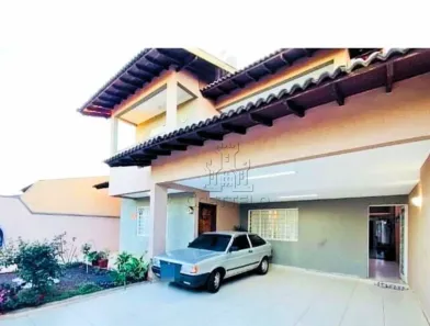 Sobrado com 4 Quartos à venda, 227m² no Monte Belo, Londrina