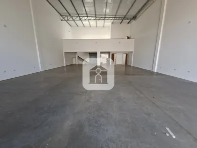 Galpão/Depósito/Armazém para alugar, 300m² no Novo Mundo, Uberlândia