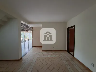 Casa com 4 Quartos para alugar, 11m² no Jardim Karaíba, Uberlândia
