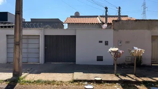 Casa com 2 Quartos para alugar, 200m² no Residencial Santa Fé I, Goiânia