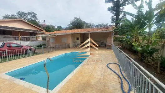 Fazenda/Sítio com 5 Quartos à venda, 198m² no Jardim Estância Brasil, Atibaia