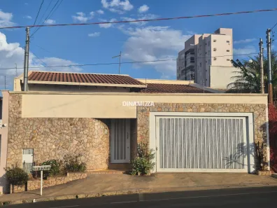 Casa com 4 Quartos à venda, 172m² no Mercês, Uberaba