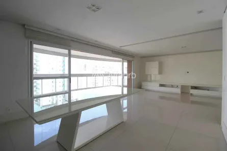 Apartamento com 3 Quartos à venda, 209m² no Moema, São Paulo