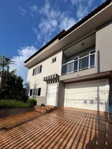 Sobrado com 4 Quartos à venda, 235m² no Periolo, Cascavel
