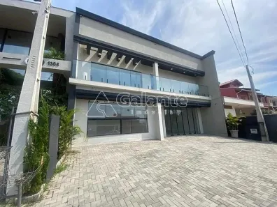 Sobrado com 5 Quartos para alugar, 300m² no Jardim São Carlos, Campinas