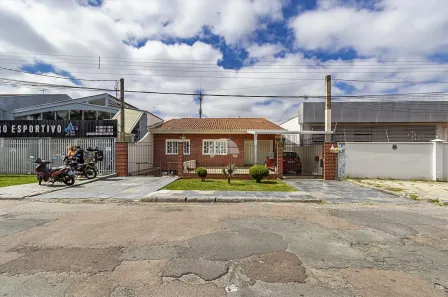 Casa com 3 Quartos à venda, 260m² no Novo Mundo, Curitiba
