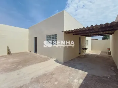Casa com 3 Quartos para alugar, 70m² no São Jorge, Uberlândia