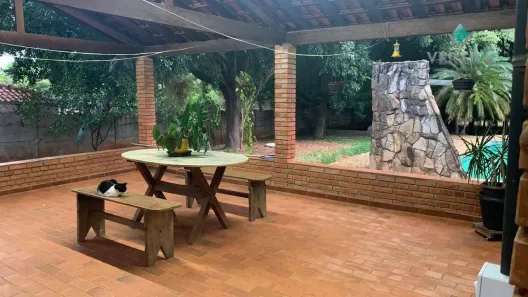 Fazenda/Sítio com 3 Quartos à venda, 300m² no Monte Carlo, Guapiaçu
