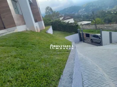 Casa de Condomínio com 3 Quartos à venda, 110m² no Golfe, Teresópolis