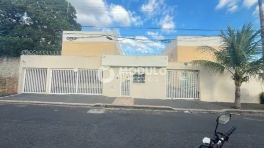 Casa de Condomínio com 2 Quartos para alugar, 70m² no Vigilato Pereira, Uberlândia