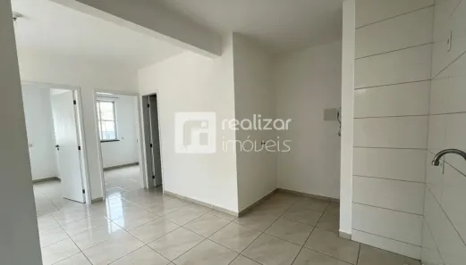 Apartamento com 2 Quartos para alugar, 45m² no Potecas, São José