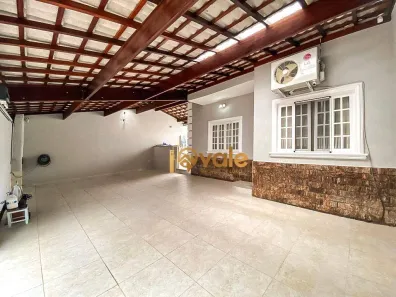 Casa com 3 Quartos à venda, 242m² no Loteamento Villa Branca, Jacareí