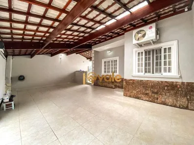Casa com 3 Quartos à venda, 250m² no Loteamento Villa Branca, Jacareí