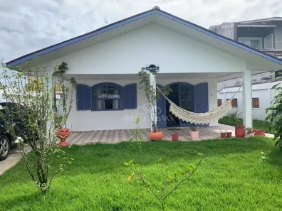 Casa com 3 Quartos à venda, 132m² no Brejatuba, Guaratuba