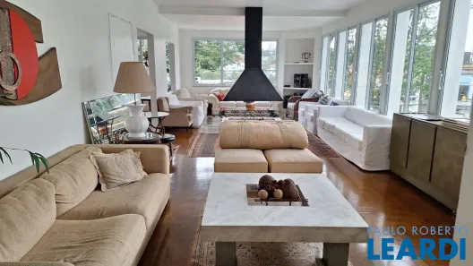 Casa com 5 Quartos à venda, 485m² no Pacaembu, São Paulo