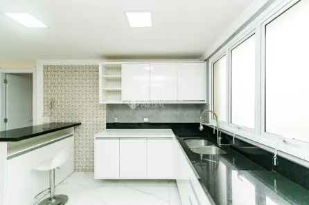 Apartamento com 3 Quartos para alugar, 140m² no Jardim Europa, Porto Alegre