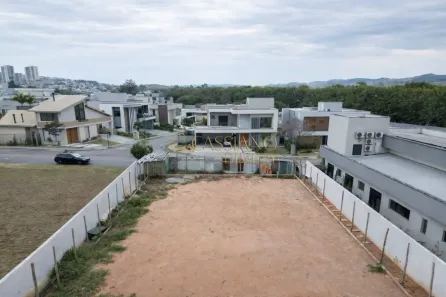 Lote/Terreno à venda, 600m² no Condomínio Residencial Colinas do Paratehy, São José dos Campos