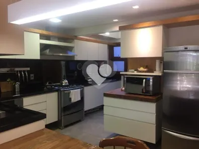 Casa de Condomínio com 4 Quartos à venda, 439m² no Três Figueiras, Porto Alegre