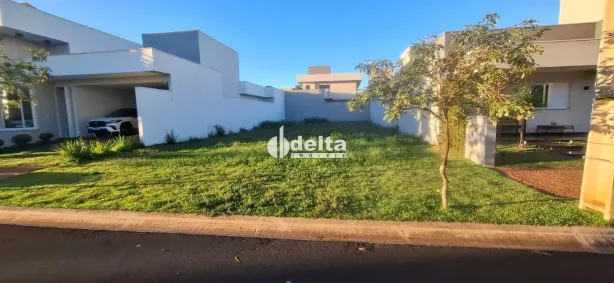 Lote/Terreno à venda, 336m² no Novo Mundo, Uberlândia