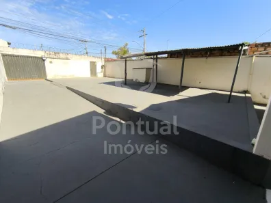Casa com 2 Quartos para alugar, 70m² no Jardim Patrícia, Uberlândia