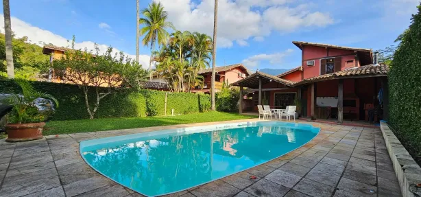 Sobrado com 3 Quartos para alugar, 535m² no Perequê, Ilhabela