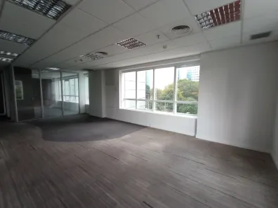 Sala Comercial para alugar, 136m² no Cidade Monções, São Paulo