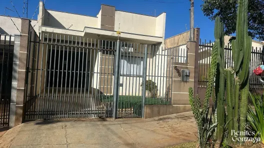 Casa com 2 Quartos à venda, 75m² no Loteamento Madrid, Maringá