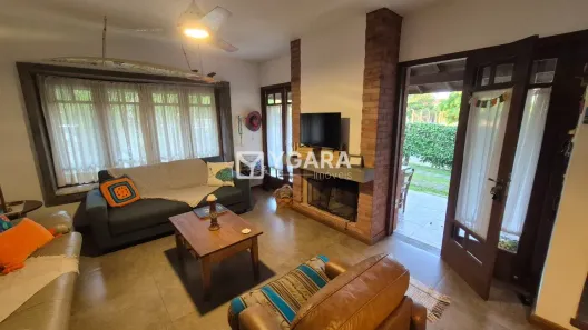 Casa com 2 Quartos para alugar, 109m² no Centro, Garopaba