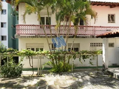 Casa com 5 Quartos para alugar, 300m² no Pituba, Salvador