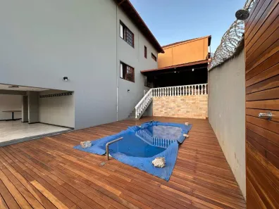 Casa com 5 Quartos à venda, 472m² no Industrial, Contagem
