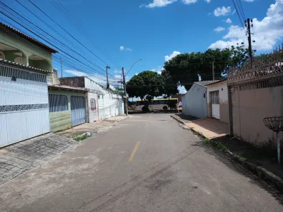 Sobrado com 3 Quartos à venda, 150m² no Santa Maria, Brasília