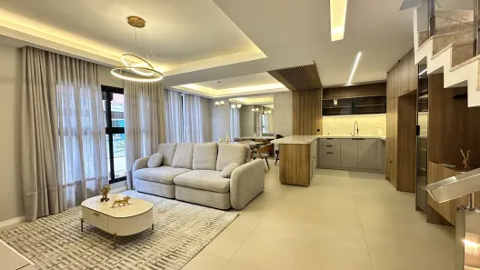 Casa de Condomínio com 3 Quartos para alugar, 192m² no Santa Felicidade, Curitiba
