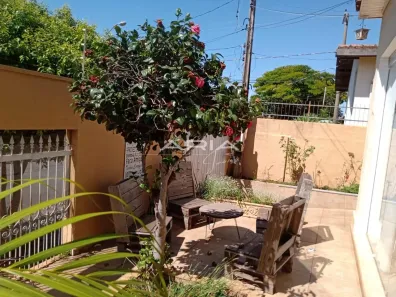 Casa com 3 Quartos à venda, 246m² no Centro, Guariba