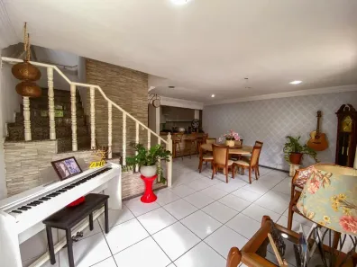 Casa com 4 Quartos à venda, 193m² no Caxangá, Recife