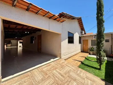 Casa com 3 Quartos à venda, 200m² no Residencial Village Garavelo, Aparecida de Goiânia