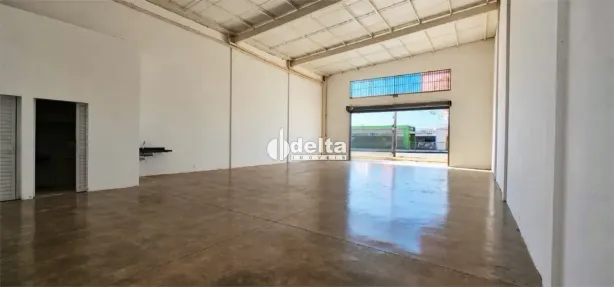 Ponto Comercial para alugar, 180m² no Segismundo Pereira, Uberlândia