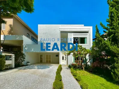 Casa de Condomínio com 4 Quartos para venda ou aluguel, 327m² no Alphaville, Santana de Parnaíba