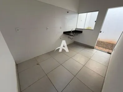 Casa com 2 Quartos para alugar, 55m² no Shopping Park, Uberlândia