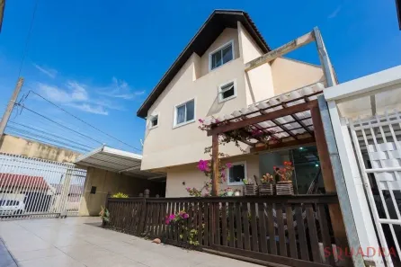 Sobrado com 4 Quartos à venda, 94m² no Uberaba, Curitiba