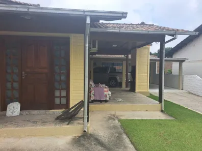 Casa com 3 Quartos à venda, 180m² no Pinheirinho, Criciúma